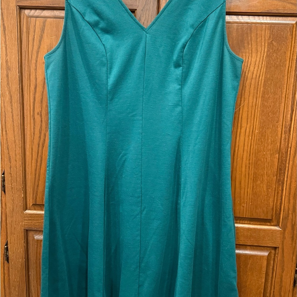 Meera Lane Dress 1X V-Neck& Back Kelly Green Sleeveless Summer Basics